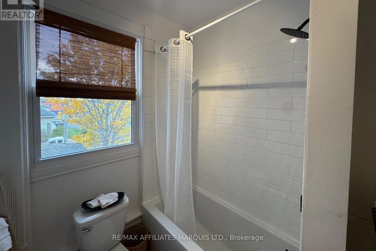 29078821/11-elgin-street-e/alexandria/north-glengarry/ontario/K0C1A0_30