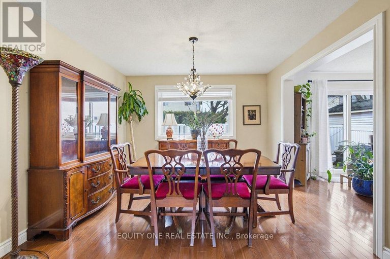 29571543/706-levac-drive/fallingbrookpineridge/ottawa/ontario/K4A2R1_13