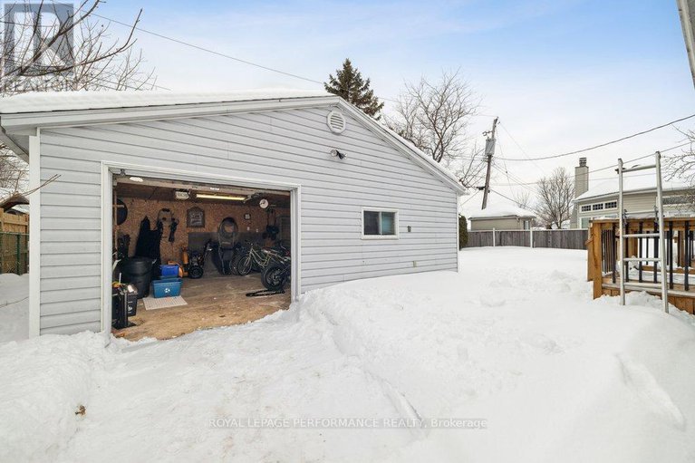 29377761/348-amiens-street/bilberry-creekqueenswood-heights/ottawa/ontario/K1E1N9_43