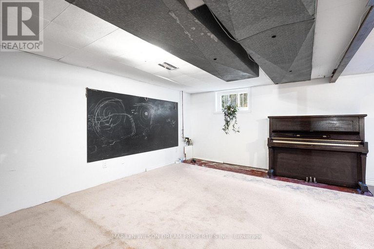 29669053/243-compton-avenue/woodroffe/ottawa/ontario/K2B5A8_32