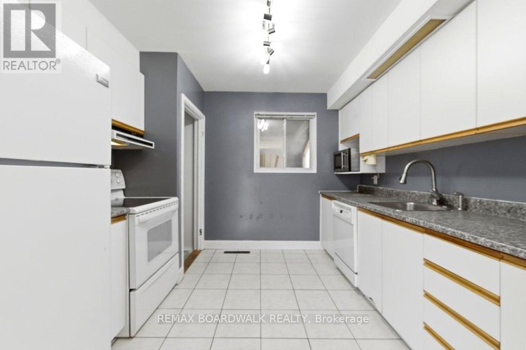 29650658/1279-adirondack-drive/kenson-park/ottawa/ontario/K2C2V7_12