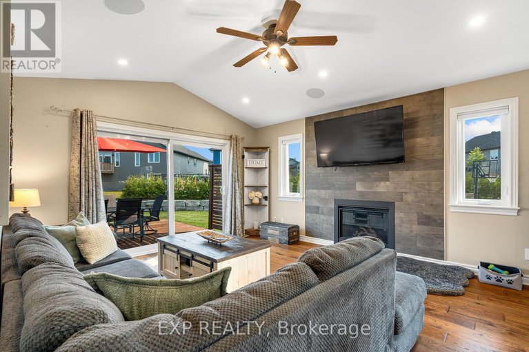 29215004/86-horton-street/mississippi-mills-ramsay-twp/mississippi-mills/ontario/K0A1A0_17