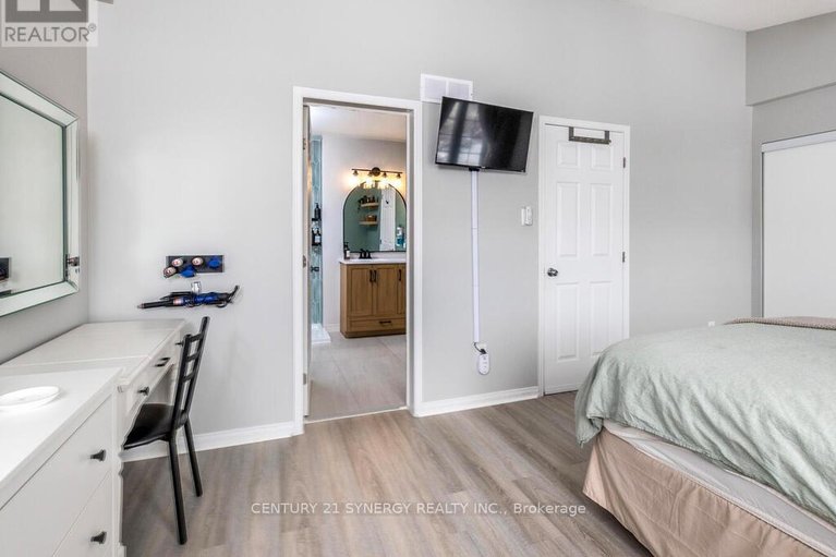 29486485/167-romina-street/emerald-meadowstrailwest/ottawa/ontario/K2S0J3_21