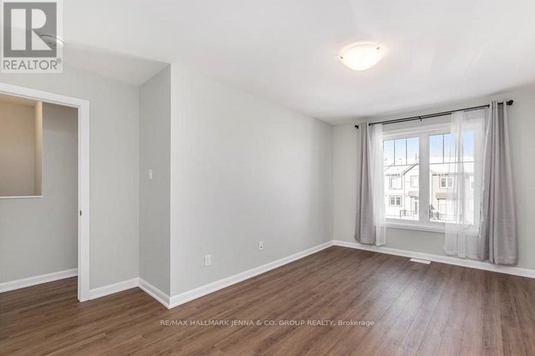 28934994/520-galmoy-way/half-moon-bay/ottawa/ontario/K2J6V1_15