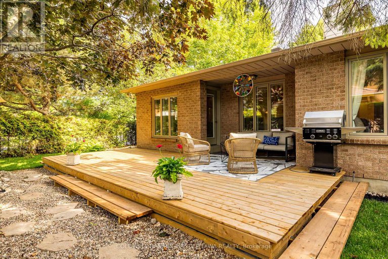 28819605/9-lone-meadow-trail/stittsville-central/ottawa/ontario/K2S1C9_30