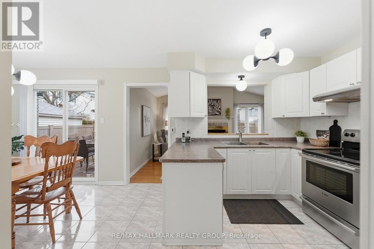 29593387/1144-ambercrest-street/carson-grove/ottawa/ontario/K1J1A9_16