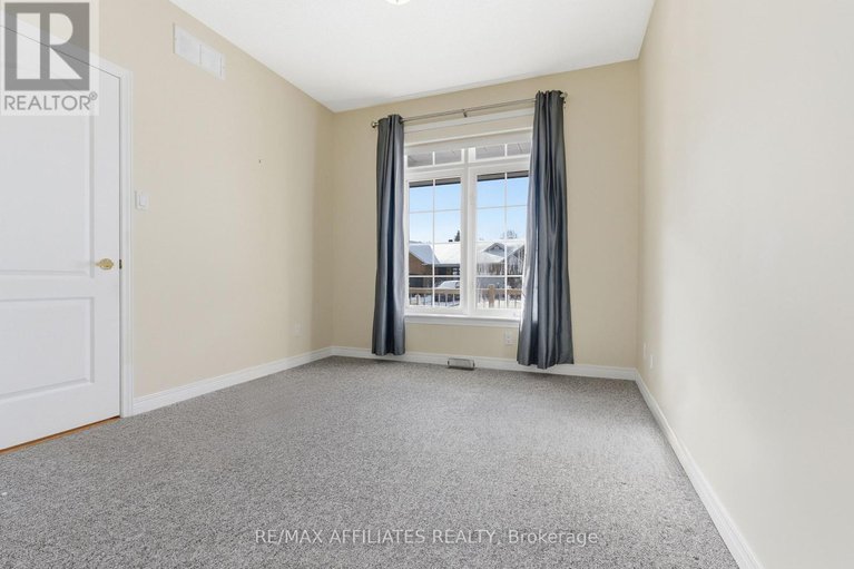 29175638/107-sable-run-drive/stittsville-central/ottawa/ontario/K2S1W7_17