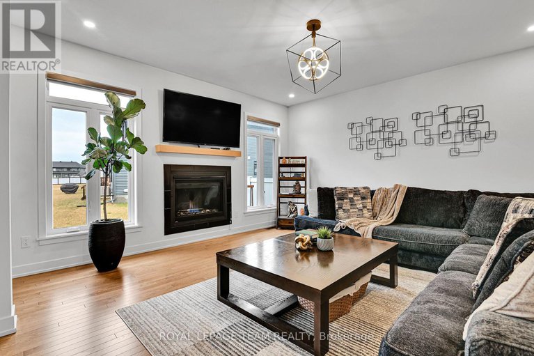 29097242/202-zinnia-way/riverside-southgloucester-glen/ottawa/ontario/K4M0L4_12