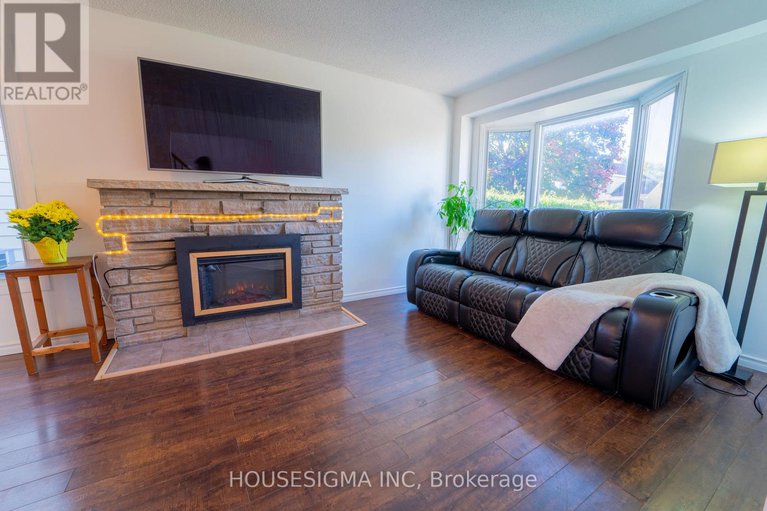 29046719/1767-bonaventure-terrace/convent-glen-south/ottawa/ontario/K1C1W6_7