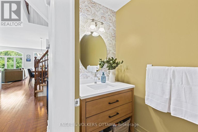 28528943/18-mccooeye-lane/stittsville-central/ottawa/ontario/K2S1B9_3