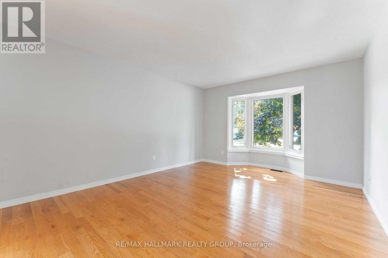 28946187/647-apollo-way/fallingbrookpineridge/ottawa/ontario/K4A1T2_6