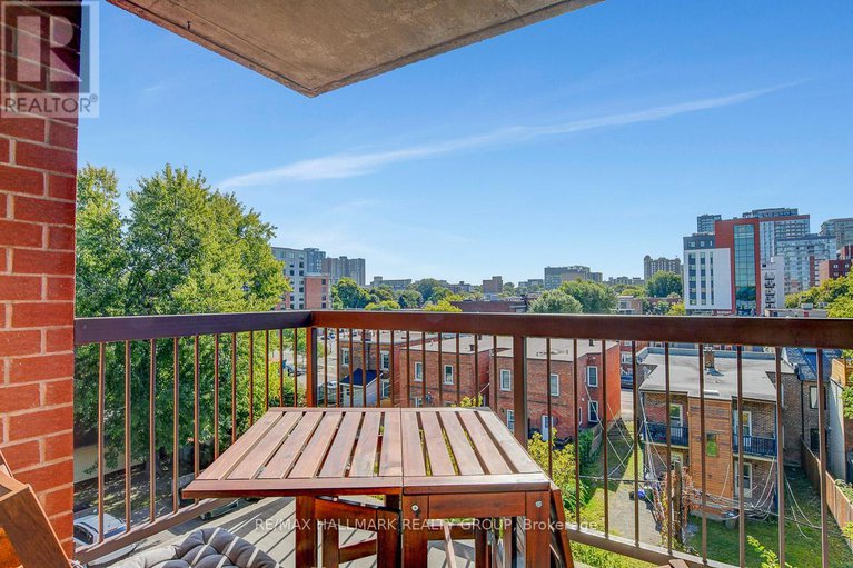 28859548/504-222-guigues-avenue/lower-townbyward-market/ottawa/ontario/K1N5J2_32