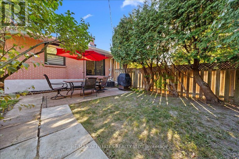 28869216/381-spartan-avenue/vanier/ottawa/ontario/K1K1J6_33