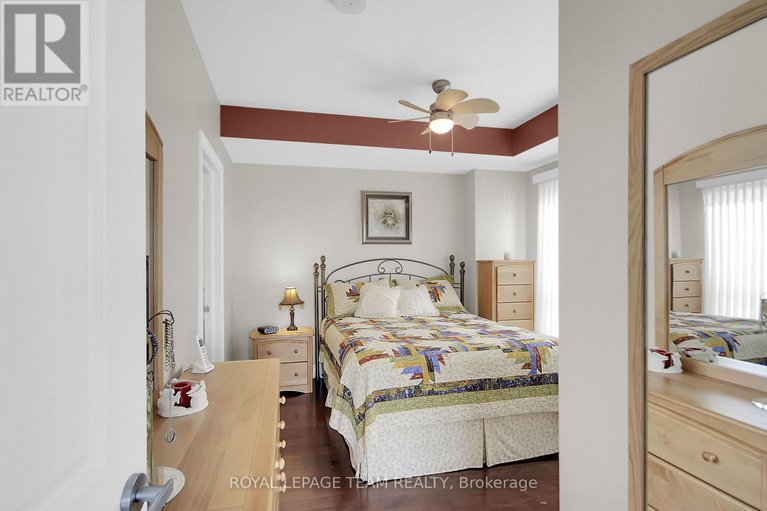 28584984/1104-90-landry-street-w/vanier/ottawa/ontario/K1L0A9_16