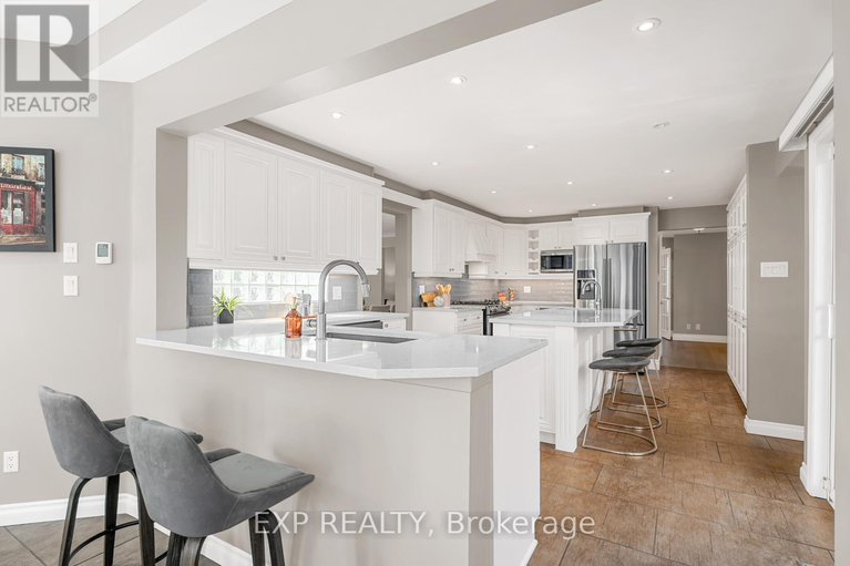28330540/1822-thornecrest-street/chapel-hill/ottawa/ontario/K1C6K9_13