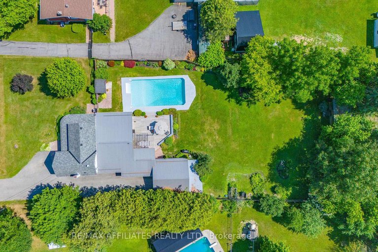 28529671/190-poole-street/mcnabbraeside-twps/mcnabbraeside/ontario/K7S1J2_2