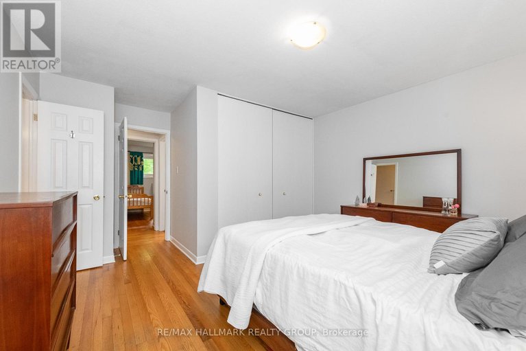 28909917/9-newbury-avenue/borden-farmstewart-farmcarleton-heightsparkwood-hills/ottawa/ontario/K2E6K7_17
