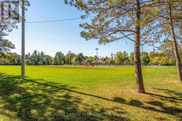 29622537/513-windermere-avenue/mckellarhighland/ottawa/ontario/K2A2W3_36