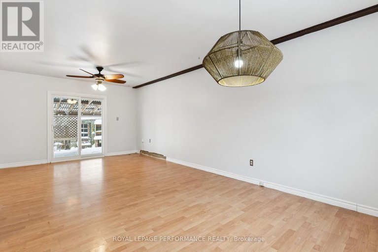 29249711/121-elizabeth-street/pakenham/mississippi-mills/ontario/K0A2X0_23