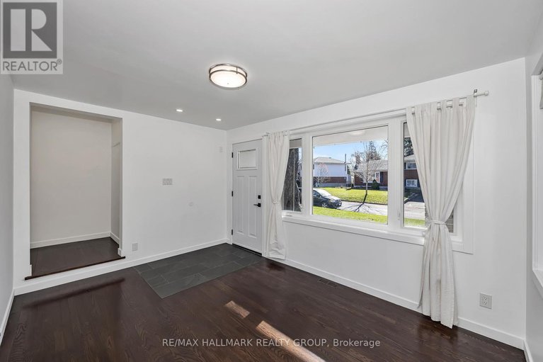 29670694/1138-sherman-drive/bel-air-heights/ottawa/ontario/K2C2M4_4