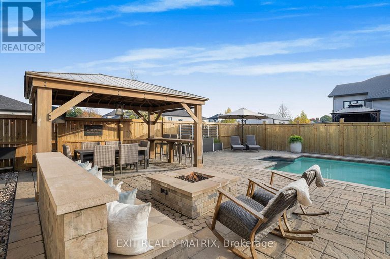 29099473/301-colmar-street/embrun/russell/ontario/K0A1W0_32