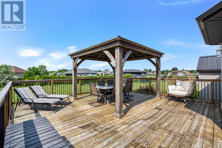 28552099/251-des-violettes-street/clarencerockland-twp/clarence-rockland/ontario/K0A2A0_31