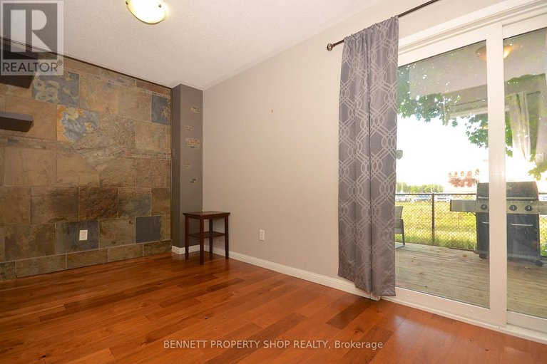 28876724/706-sanibel-private/westcliffe-estates/ottawa/ontario/K2H0A8_4