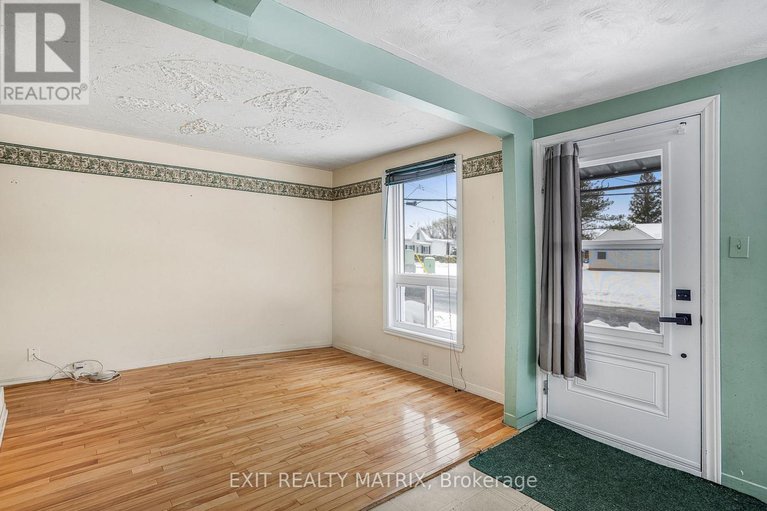 29100289/29-peter-street/lorignal/champlain/ontario/K0B1K0_6