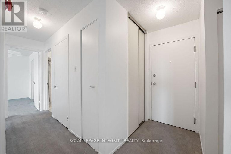 28876119/206-212-viewmount-drive/borden-farmstewart-farmcarleton-heightsparkwood-hills/ottawa/ontario/K2E7X2_27