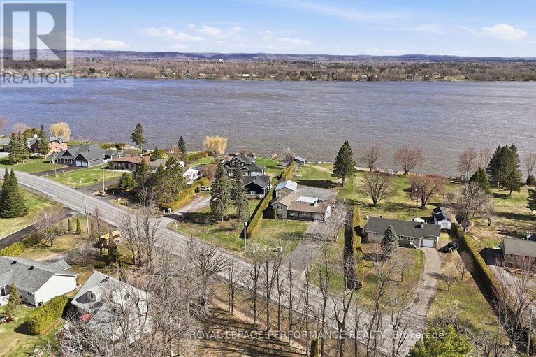 29637412/3595-front-road/east-hawkesbury/ontario/K6A2W5_45