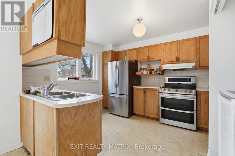 29458726/17-1838-summerfields-crescent/chapel-hill/ottawa/ontario/K1C7B7_17