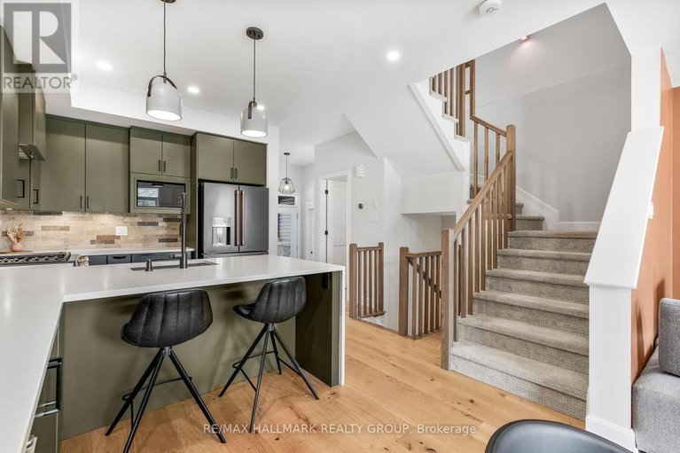 28711470/404-premiere-lane/town-of-rockland/clarence-rockland/ontario/K4K0M7_9