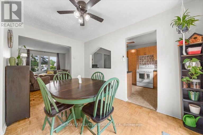 28397301/40-3239-bannon-way/blossom-parkkemp-parkfindlay-creek/ottawa/ontario/K1T1T2_10