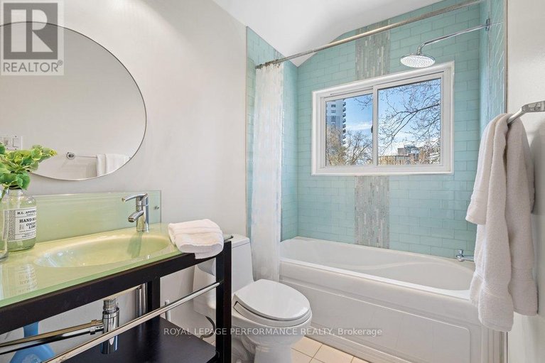 29650204/35-waverley-street/ottawa-centregolden-triangle/ottawa/ontario/K2P0T7_41