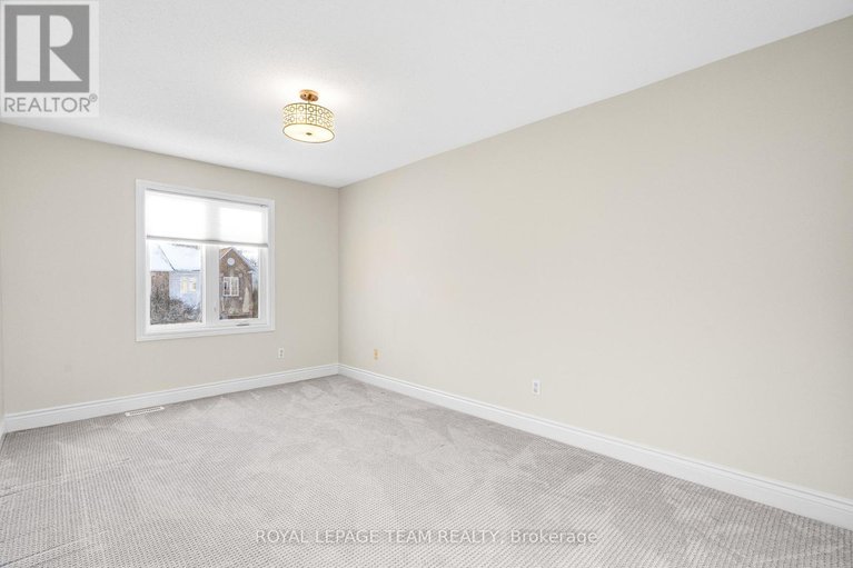 29668380/1925-windwood-place/chapel-hill/ottawa/ontario/K1C7K7_27