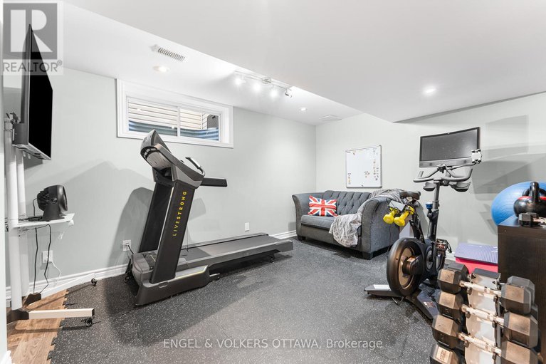 28911455/22-friendly-crescent/stittsville-south/ottawa/ontario/K2S2B6_44