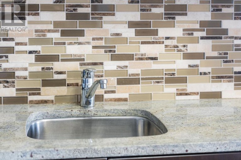 29631804/320-429-kent-street/ottawa-centre/ottawa/ontario/K2P1B5_15