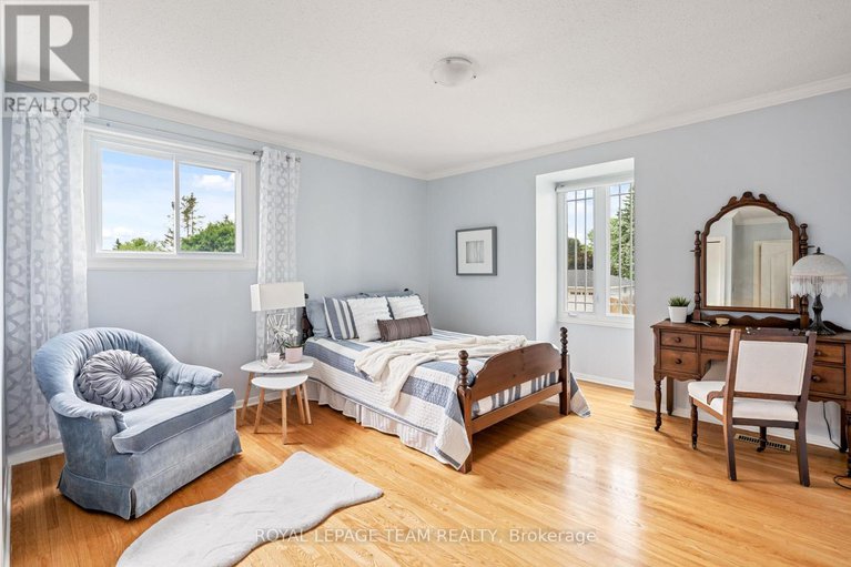 28741168/2128-hubbard-crescent/beacon-hill-north/ottawa/ontario/K1J6L2_29