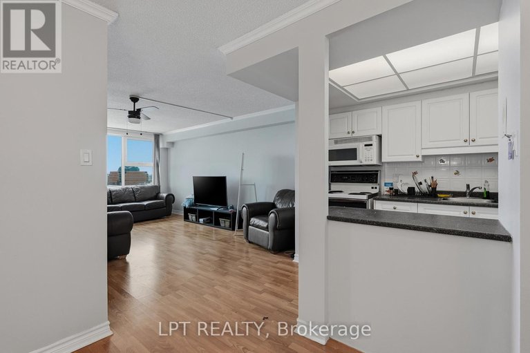 29350821/1112-555-brittany-drive/viscount-alexander-park/ottawa/ontario/K1K4C5_12