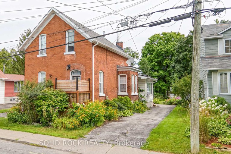 28568795/33a-and-33b-napoleon-street/carleton-place/carleton-place/ontario/K7C2X4_28