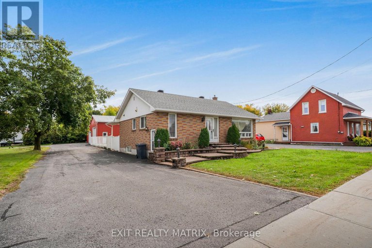 28923797/323-longueuil-street/lorignal/champlain/ontario/K0B1K0_1