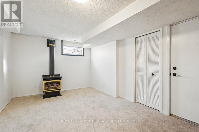 29029572/8-gillespie-crescent/hunt-club-woods/ottawa/ontario/K1V9X8_39