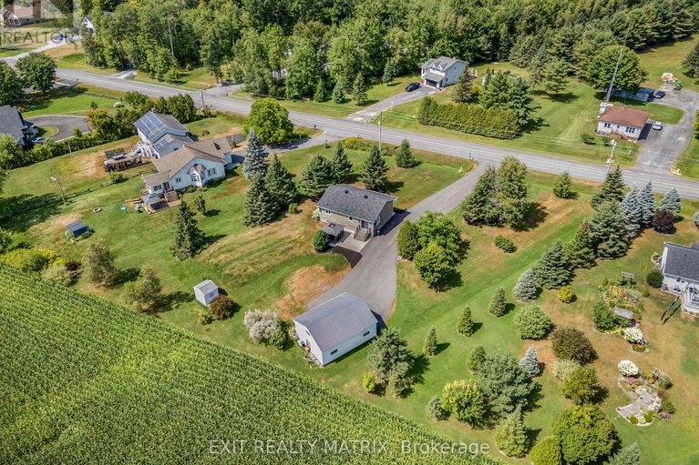 28746056/1526-sandy-hill-road/champlain-twp/champlain/ontario/K6A2R2_35