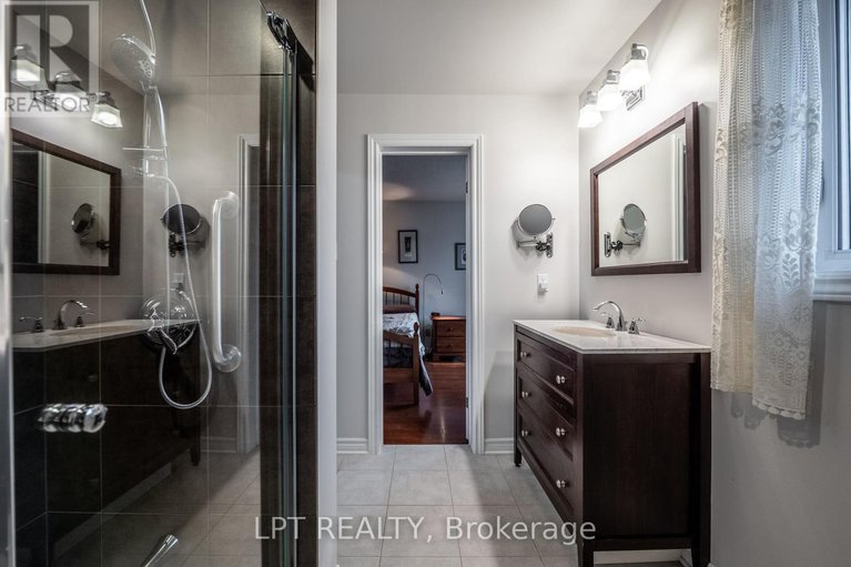 28831575/491-valade-crescent/fallingbrookpineridge/ottawa/ontario/K4A2W6_28