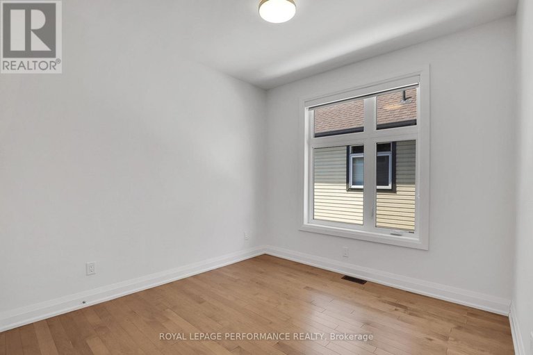 29578722/32-moore-street/richmond/ottawa/ontario/K0A2Z0_28