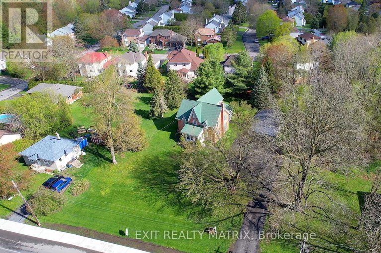 28439324/74-craig-street/village-of-russell/russell/ontario/K4R1A2_29
