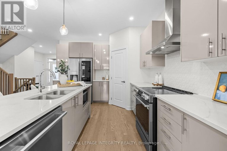 29609926/744-cope-drive/stittsville-south/ottawa/ontario/K2S2P8_18