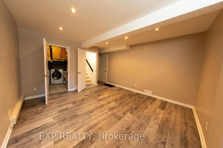 28377335/2772-springland-drive/mooneys-bayriverside-park/ottawa/ontario/K1V6M4_13