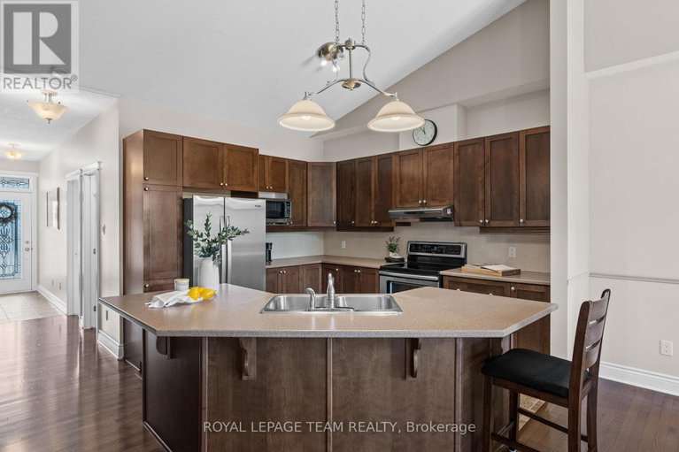28746377/920-burwash-landing-bay/morgans-grantsouth-march/ottawa/ontario/K2W0C8_11