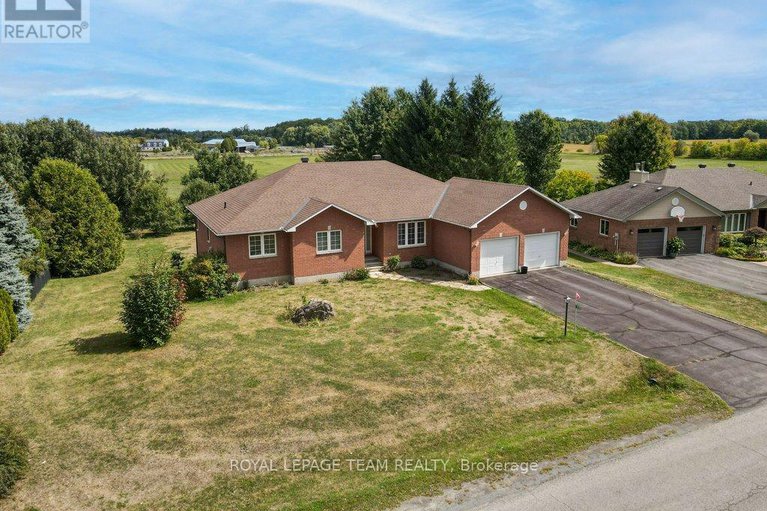 28851988/2120-trailwood-drive/north-gower/ottawa/ontario/K0A2T0_39